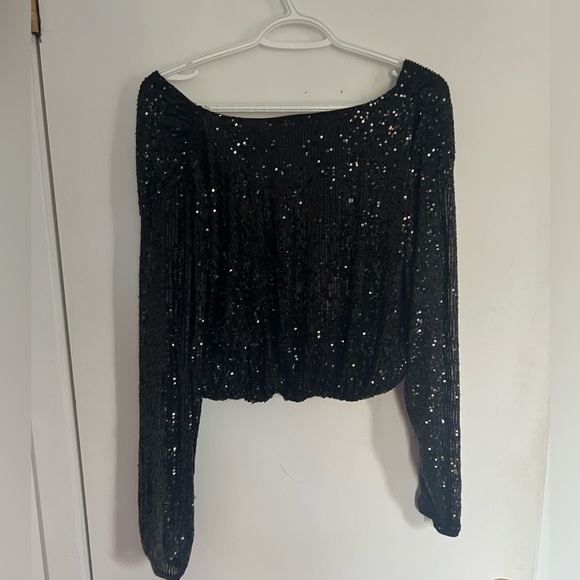 Sequenced Black Crop Top - Picture 2 of 3